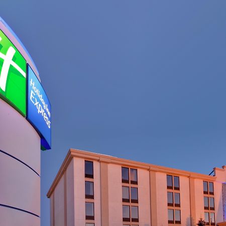 Holiday Inn Express Flint-Campus Area By Ihg Eksteriør bilde