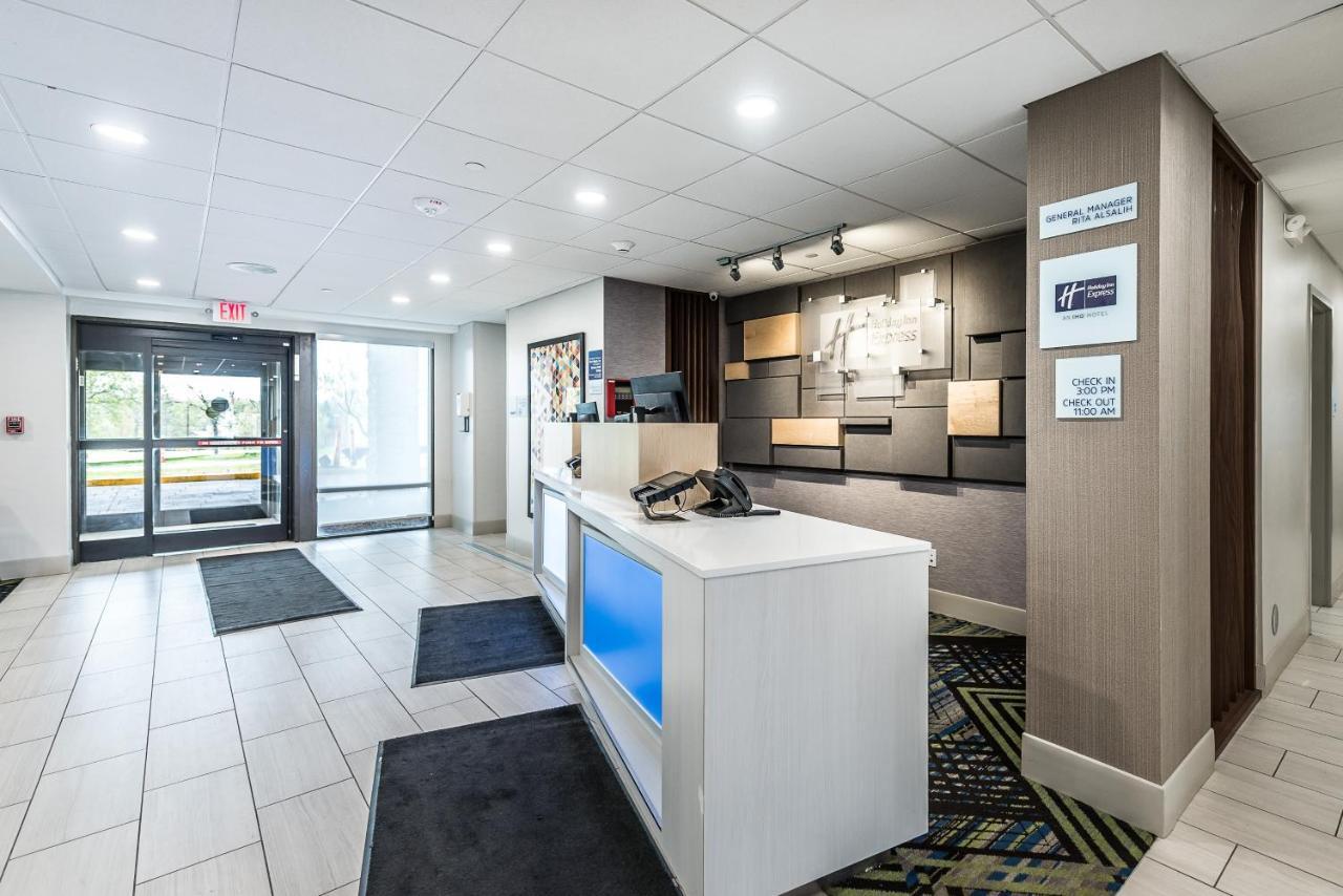 Holiday Inn Express Flint-Campus Area By Ihg Eksteriør bilde