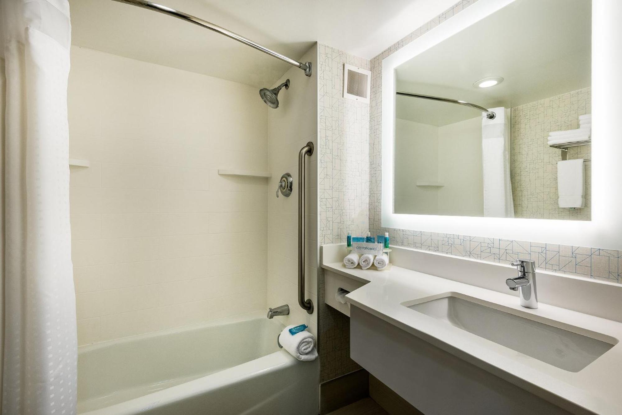 Holiday Inn Express Flint-Campus Area By Ihg Eksteriør bilde